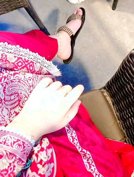 کتنی مختصر سی ہے محبت کی داستاں ہے 
خوش فہمی سے شروع اور غلط فہمی پہ ختم🤧😢