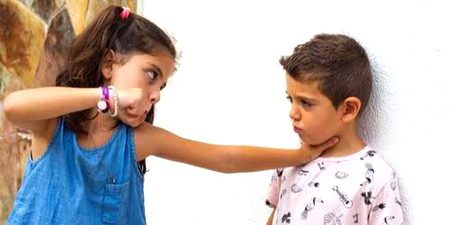 جو فطرتاً خراب ہیں انکا تو حل نہیں*
جو ٹھیک مل گۓ ہیں تجھے،نہ خراب کر *
مانے ہوۓ کی مان کے ترتیب ٹھیک رکھ*
روٹھے منا منا کے سمے مت خراب کر
😒🖤