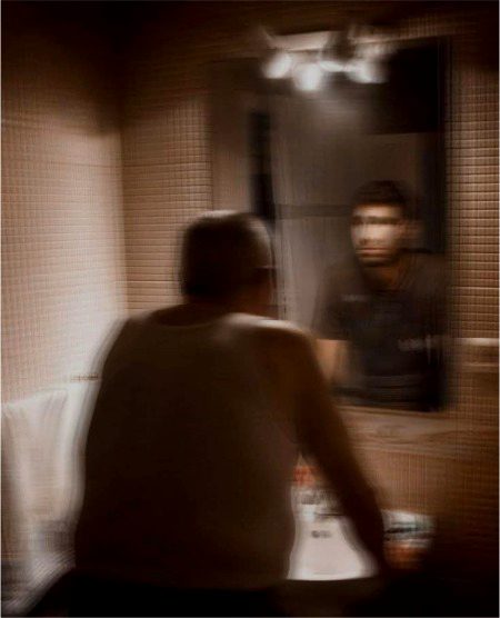 تُم مُجھے بُرے لگنے لگ جاؤ
تو میرے آدھے مسائل حل ہو جائیں۔۔