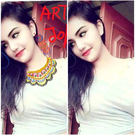 Es larki ko Maine haar pehnaya hai paint art se draw kar ke me artist hon pics par bhe sub Koch bana sakta hon aap sub Dekho Mera drawing Kya hua haar Kaisa lag Raha hai es larki par sath me kaan waali bhe