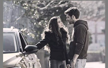 میرے ظاہر کو پرکھنے والے
آ میری سوچ کے معیار پہ آ 🥀