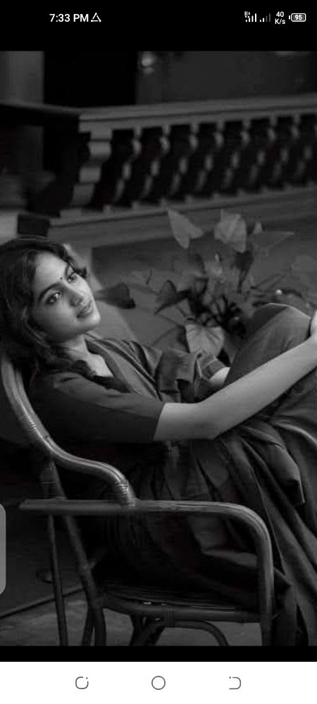 اے نیک مَنْش میری نہیں، فکر کر اپنی..
اُجڑے ہوئے لوگوں کو خدا کچھ نہیں کہتا💔Unzii🥀