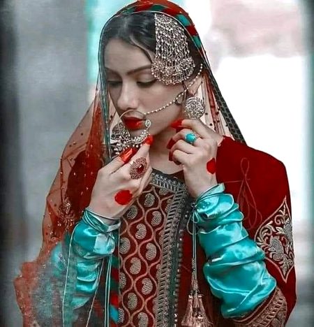 چـھـوڑ تو دیا مجھے پر کبـھی یہ سـوچا ہے تم نے .
اب کبھی جھوٹ بولا تو قسمیں کس کی کھاؤ گے💔🤗Unzii🥀