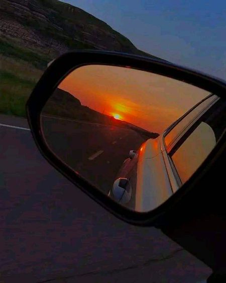 ❤💕 اپنے مطلب کے بغیر کو ئی کسی کو یا د نہیں کرتا
شجر جب سُو کھ جاتے ہیں تو پرندے بھی ان پر بسیرا نہیں کرتے۔