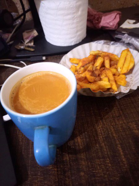 ہر محبّت کو سمجھتا ہے وہ ناول کا ورق🥰
اس پری زاد کی محبت تو فقط چائے ہے 😊☕