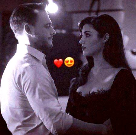 ہم ایسے خار نُما لوگ کوچ کر گئے تو یہ پُھول روئیں گے ہاتھوں میں تتلیاں