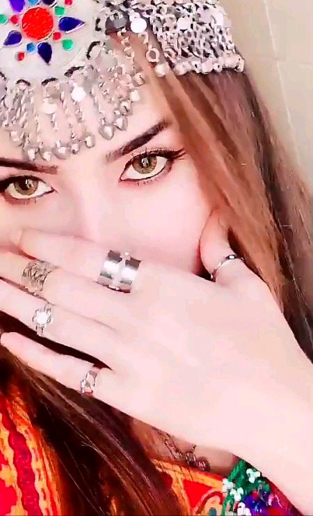 Beautiful People image