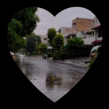 *پوچھتے تھے نا کتنا پیار ہے تم سے لو گن لو اب بارش کی بوندیں--🖇️💐⛈️*
Nʌlʌ Yʌk