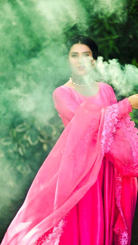 Pakistani Celebs image