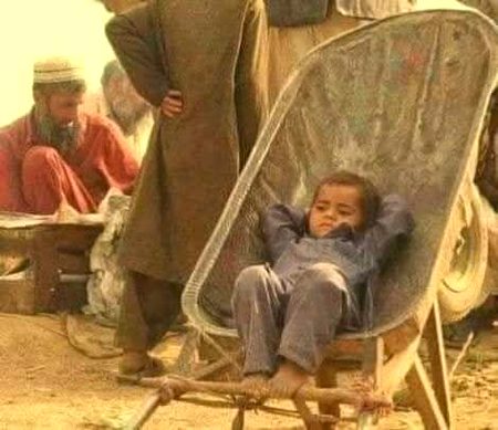 پھر یوں ہوا کہ وقت نے مصروف کر دیا 
ورنہ ہمارے پاس__زمانے کے خواب تھے ۔