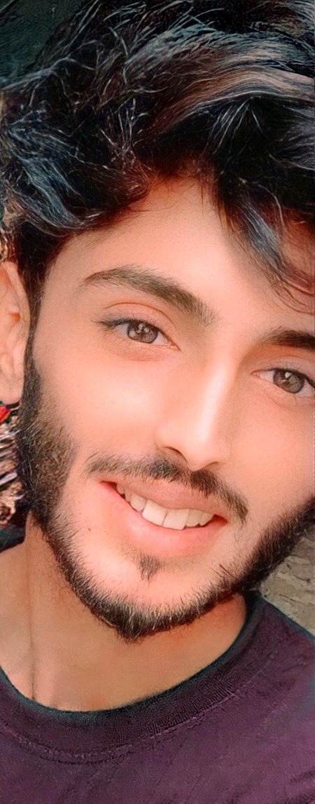 ایک ہی شخص پہ اپنا سب کچھ وار دیا
ویسے بھی تو خواب پڑے تھے آنکھوں میں