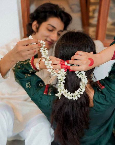 محبتیں پانے والے خوش قسمت نہیں ہوتے بلکہ انہیں سنبھال کر رکھنے والے زیادہ خوش قسمت ہوتے ہیں🩷