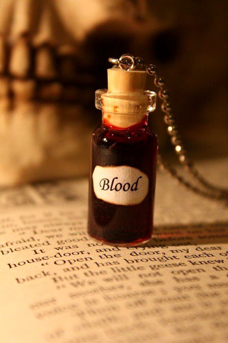 I want this bloody necklace