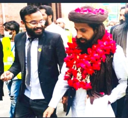 یا اللہ! تجھے تیرے پیارے حبیب صلی اللہ علیہ والہ و سلم کا واسطہ, یہ نوجوان جو تیرے نبی صلی اللہ علیہ والہ و سلم کی عزت کی خاطر ناحق قید کاٹ رہا ہے, کل اس نوجوان کو باعزت رہائی نصیب فرما. آمین ثم آمین