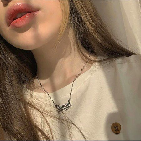 یہ خاموشی جو گفتگو کے بیچ ٹھہری ہے
یہی اِک بات ساری گفتگو سے گہری ہے
🌸