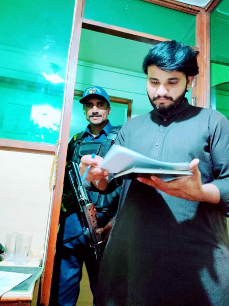 دیواروں کے کان ہوں یا نہ ہوں
 فرشتوں کے پاس قلم ضرور ہوتی ھے💯