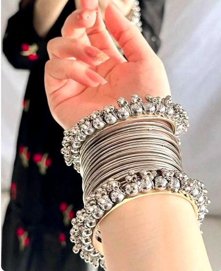 Beautiful People image