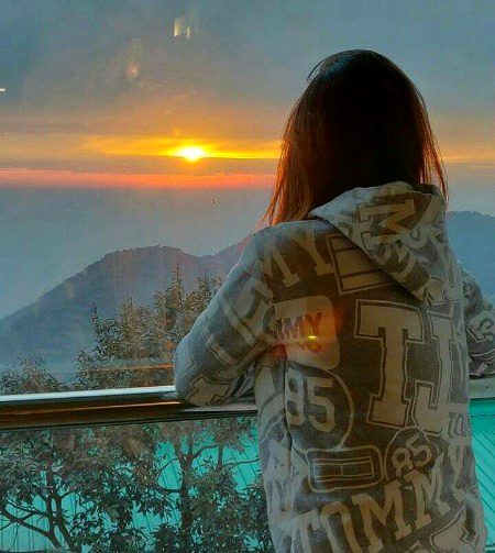 Agr magr Kash me ho Me khud apnii he Talash me Hon....,