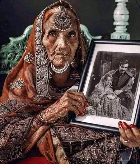یہ تصویر چیخ چیخ کر کہہ رہی ہے کہ حسن کو زوال ہے🖤✌