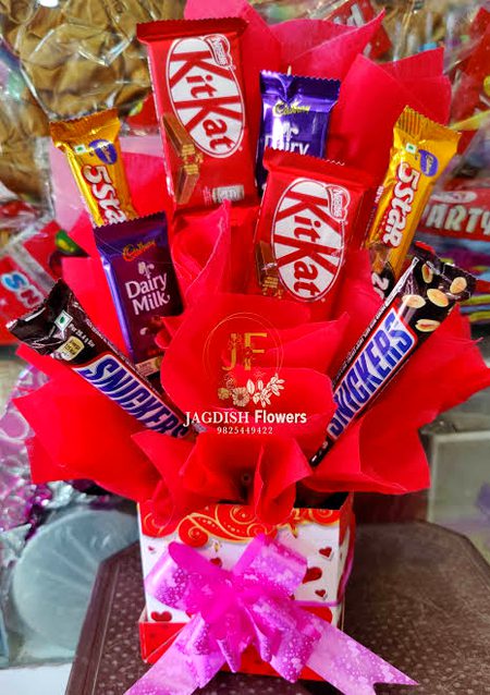 Osy Chocolates Bht Psand hai 🍫 Ma b Bht sari Chocolates la dunga 😇