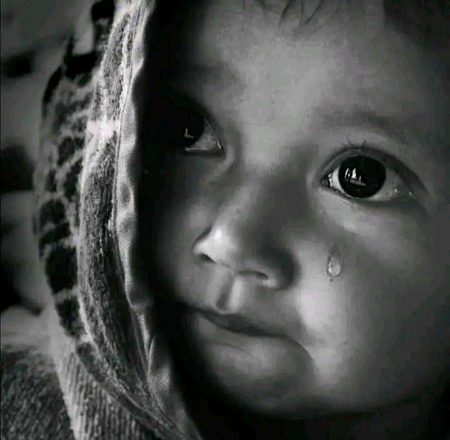 بے سبب ہجر کے ملبے سے اٹھائی دستک...
کوئی سنتا ہی نہیں ، چیخ ، دُہائی ، دستک
🖤