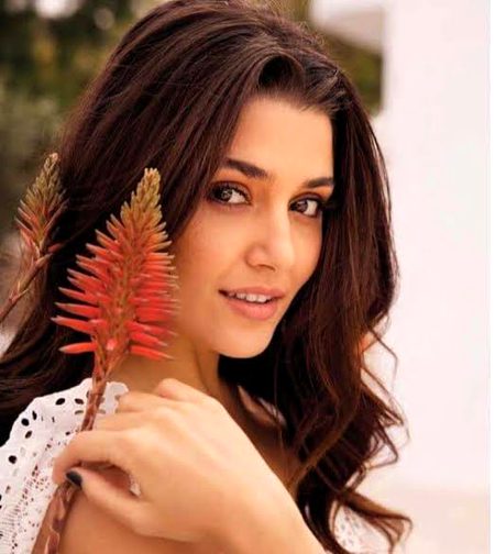 Turkish Celebs image