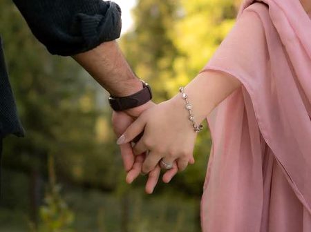 کُچھ بھی ضروری نہیں سوائے اِس کے کہ  تُمہیں دِھیان میں رکھ کر مُسکرایا جائے 🖤
🎀