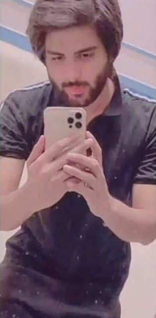 وقت بہت کچھ چھین لیتا ہے
میری تو خیر مسکراہٹ تھی