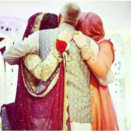 ﺩﻧﯿﺎ ﮐﯽ ﺟﺲ ﻋﻮﺭﺕ ﮐﮯ ﻟﯿﺌﮯ ﻣﺮﺩ ﮨﺮ ﻏﻢ، ﮨﺮ ﺩکھ، ﮨﺮ ﺗﮑﻠﯿﻒ،
ﺍﻭﺭ ﮨﺮ ﻧﺎﮔﻮﺍﺭ ﺑﺎﺕ ﺑﺮﺩﺍﺷﺖ ﮐﺮ ﻟﯿﺘﺎ ﮨﮯ ﻭﮦ ﺍﺱ ﮐﯽ ﺑﯿﭩﯽ ﮨﻮﺗﯽ ﮨﮯ....!!!
Miss u baba jani🥺.❤