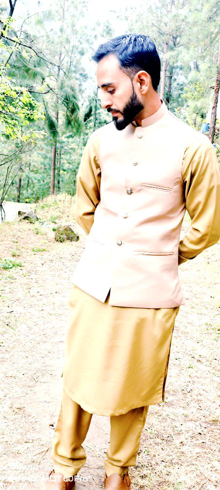 ہم خساروں کا لطف لیتے ہیں، لوگ حاصل کی بات کرتے ہیں! 🤍