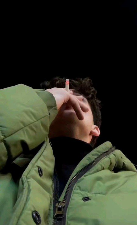 جس خاص کے لئے آپ خاص نہیں
اسے عام کیجئے قصہ تمام کیجئے ✨🌸🖤