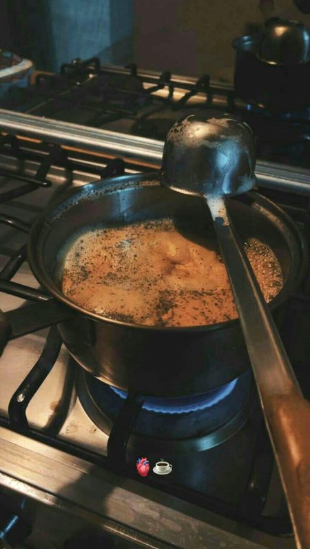 سب نشیاں تو چنگی چائے۔
 او سجنا تیری رنگی چائے۔  
میں بسم اللہ کر کے آپ پکاواں
عہدے منہ توں منگی چائے۔