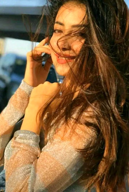 اسکی محفل میں نصیر اس کے تبسم کی قسم
....
دیکھتے رہ گئے ہـــم ہــــاتھ سے جــــانا دل کا
