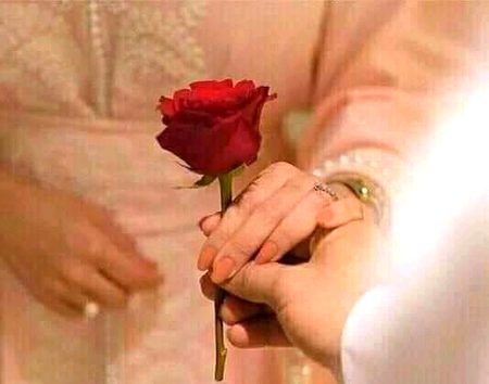 کچھ رشتے کچی ڈور جیسے ہوتے ہیں
جگنو 💞
