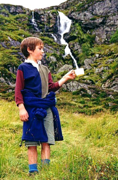 Waterfall trap___A young halfdan magically gathers the waterfall into his drinking cup___❣❣❣