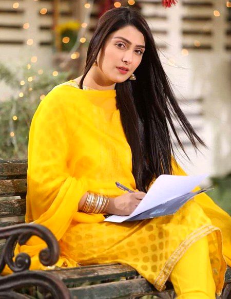 Pakistani Celebs image