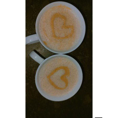 دسمبر میں چاۓ جلدی ٹھنڈی ہو جاتی ہے
آنے میں دیر نہ کرنا۔۔۔🙂☕