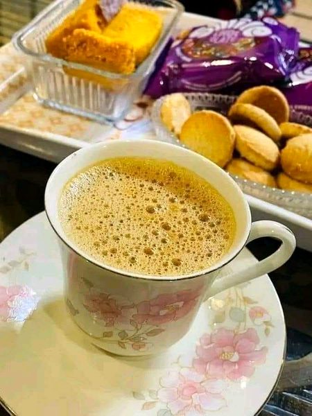 سنو۔۔۔ یہ سال ختم ہونے سے پہلے 🥀
چائے پر ہماری ایک ملاقات تو بنتی ہے