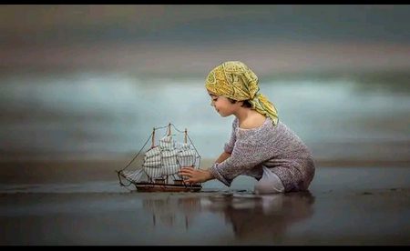 تم پانی جیسے بنو جو اپنا راستہ خود بنا لیتا ہے، پتھر جیسے مت بنو جو دوسروں کا راستہ بھی روک لیتا ہے...!!🤍