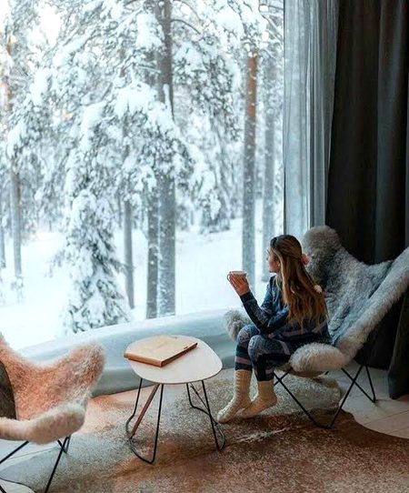 ستاتی ہیں رلاتی ہیں مجھے یادیں دسمبر کی
جگاتی ہیں جلاتی ہیں مجھے راتیں دسمبر کی ...