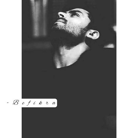 Hath main jalti hoi cigarette
Seenay main sulaghta hoa dil 🔥