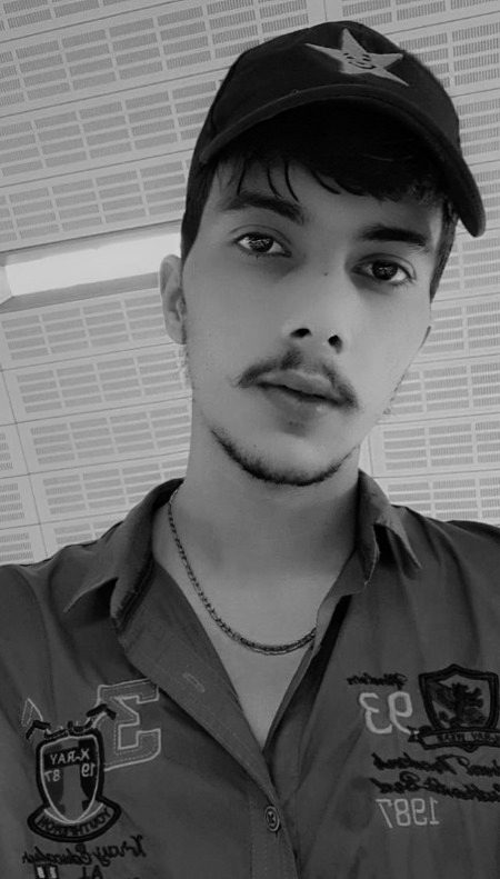 ڈوبنا ہی پڑھتا ہے ابھرنے سے پہلے 
غروب ہونے کا مطلب،ذوال نہیں ہوتا😡