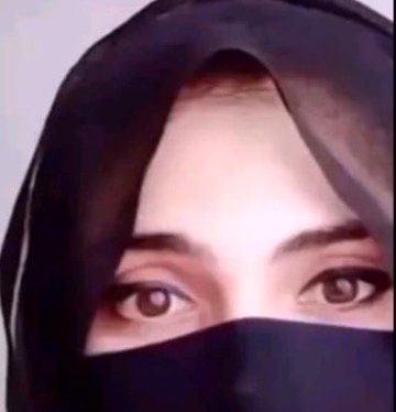 یہ محبت کے حادثے اکثر
دلوں کو توڑ دیتے ہیں
تم منزل کے بات کرتے ہو
 لوگ راہوں میں چھوڑ  دیتے ہے