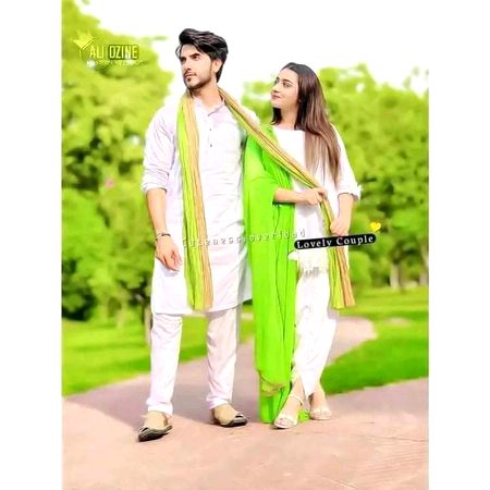 سنو...!!!!🙄
"14 اگست"پہ گال پر جھنڈا مت بنوانا🙂
ہمیں پرچم چومنے کی عادت ہے 🙄🙄
❤️