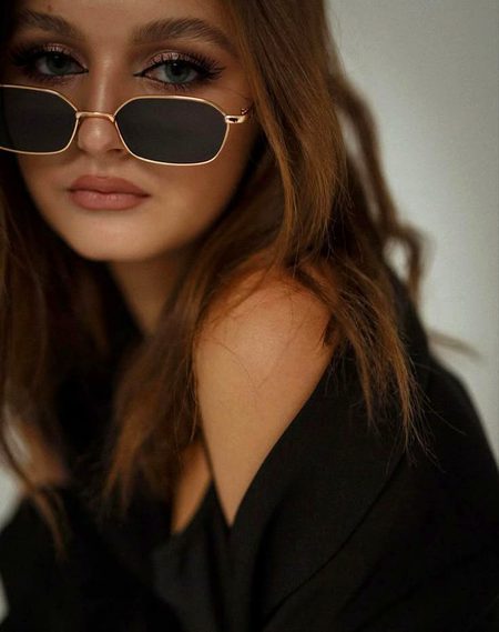 اپنی نظر میں اچھی ہوں سب کی نظر کا ٹھیکہ نہیں لے رکھا میں نے