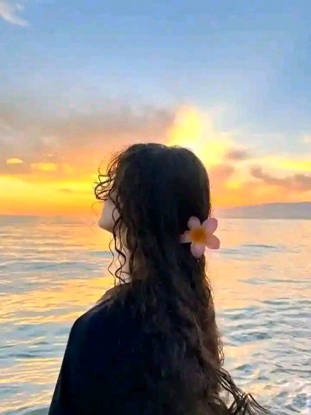 مانا کہ تُو خوب ، بہت خوب ہے مگر!!
میں بھی ہوں بہت خاص کسی خاص سے پوچھ_🥀