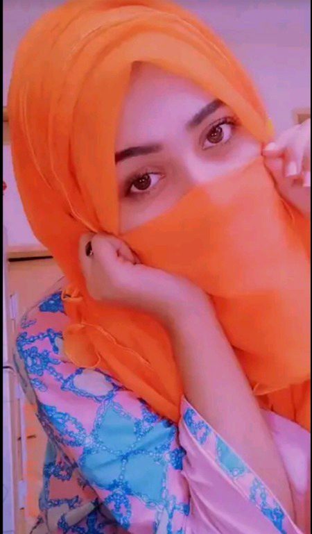 جب جسم سے روح نکل سکتی ہے ۔
تو دل سے لوگ کیوں نہیں 😔😔