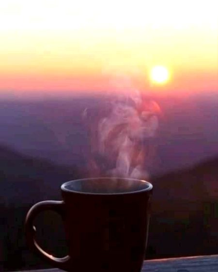 ﮨﺰﺍﺭ ﻃﺮﺡ ﮐﯽ ﺁﺯﺩﯾﻮﮞ ﺳﮯ ﺑﮍﮪ ﮐﺮ ﮬﮯ
ﺗﻤﮩﺎﺭﯼ ﯾﺎﺩ ﮐﯽ ﻗﯿﺪ ﻣﯿﮟ ﺑﯿﭩﮫ ﮐﺮﭼﺎﮰ ﭘﯿﻨﺎ