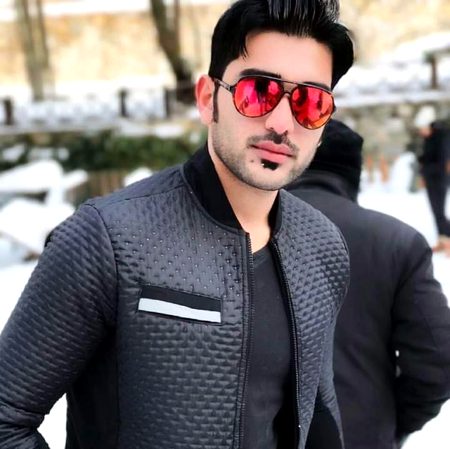 *مجھ*  سے نہ تو *کوئی* *محبت* میں *جیت* سکتا ہے💯
 *اور* *نہ نفرت میں* 💯🔥