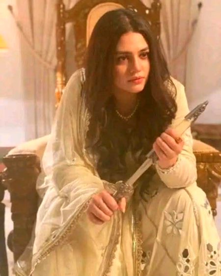 سادگی بھی میری اپنی ہے سٹائل بھی میرا اپنا ہے 😊💝💖
اور جو دل میں اتر جائے وہ کمال بھی میرا اپنا ہے🫣🤦